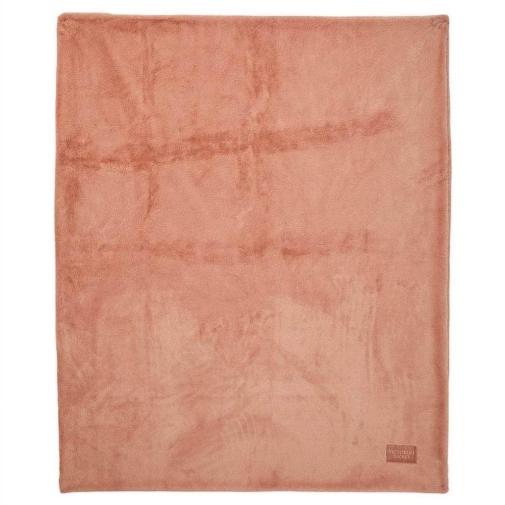 Victoria Secret Faux Fur Blanket NIP - Picture 2 of 6